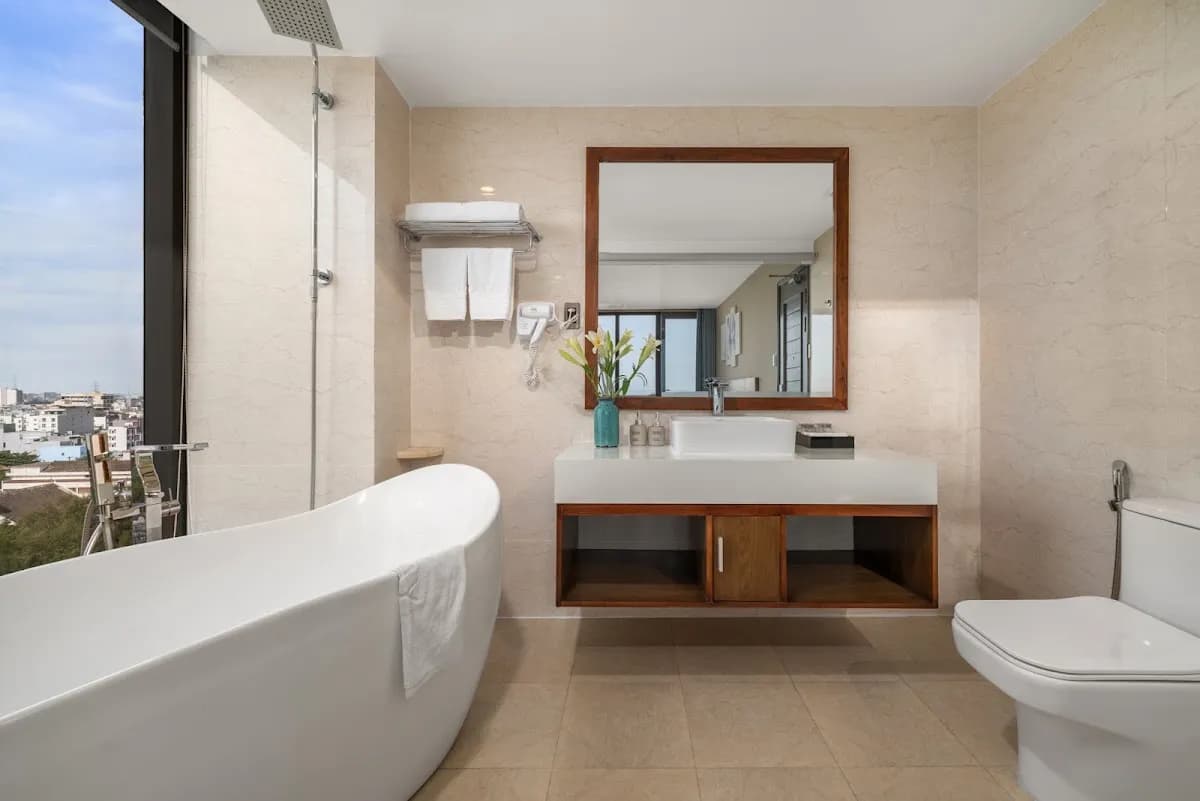 Yarra Ocean Suites Danang 5