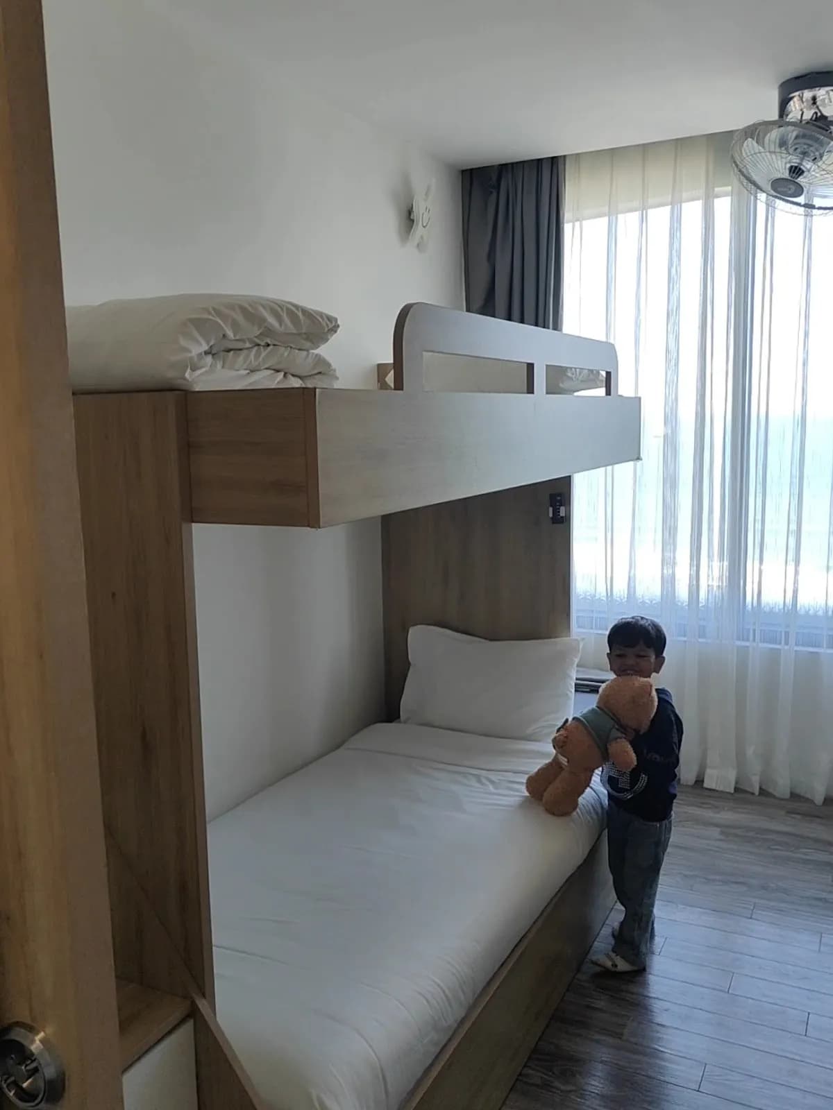 Khách Sạn Parosand 2