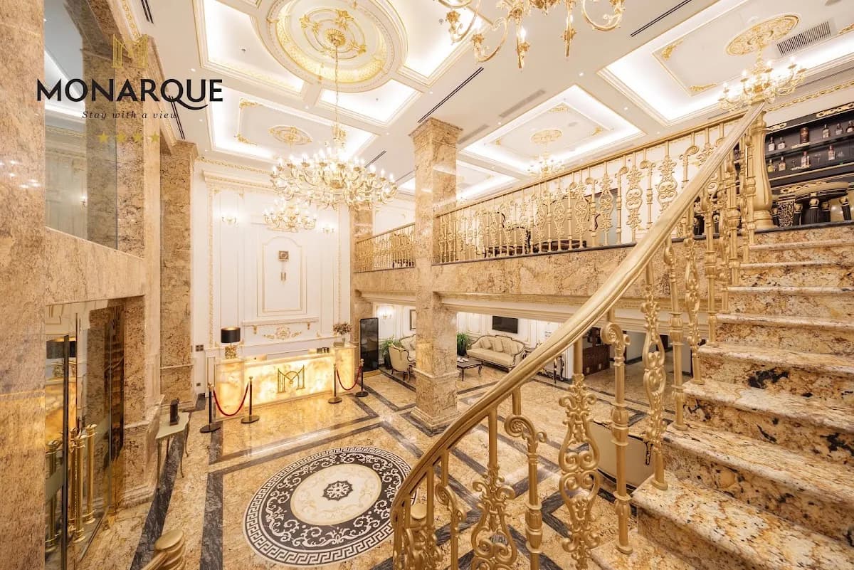 Monarque Hotel 5