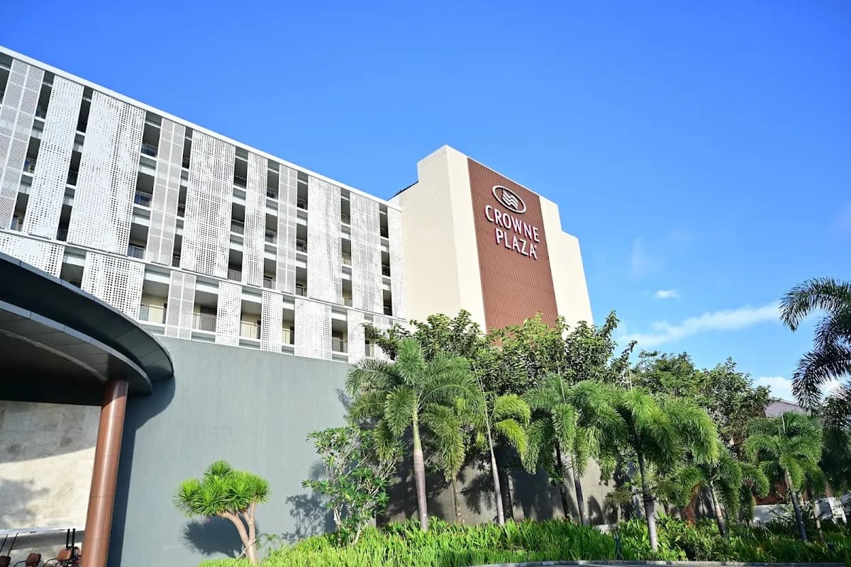 Crowne Plaza 1