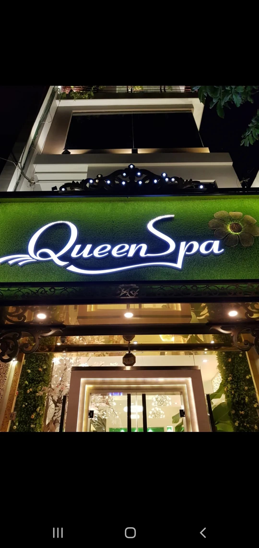 Queen Spa