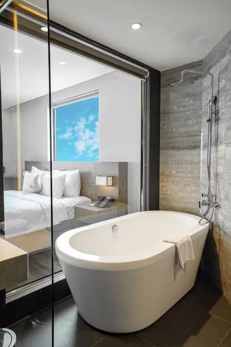 Sala Danang Beach Hotel 6