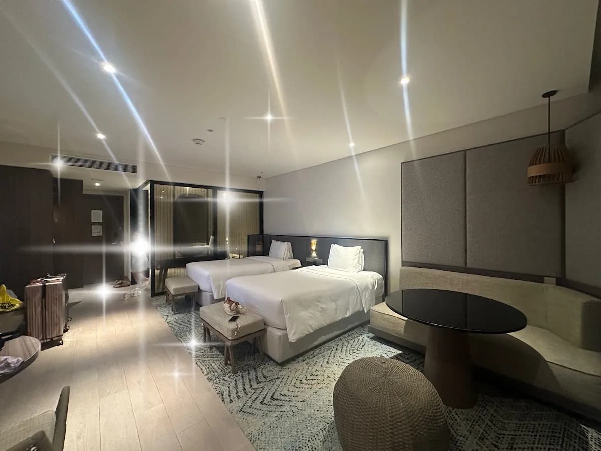 Crowne Plaza 3