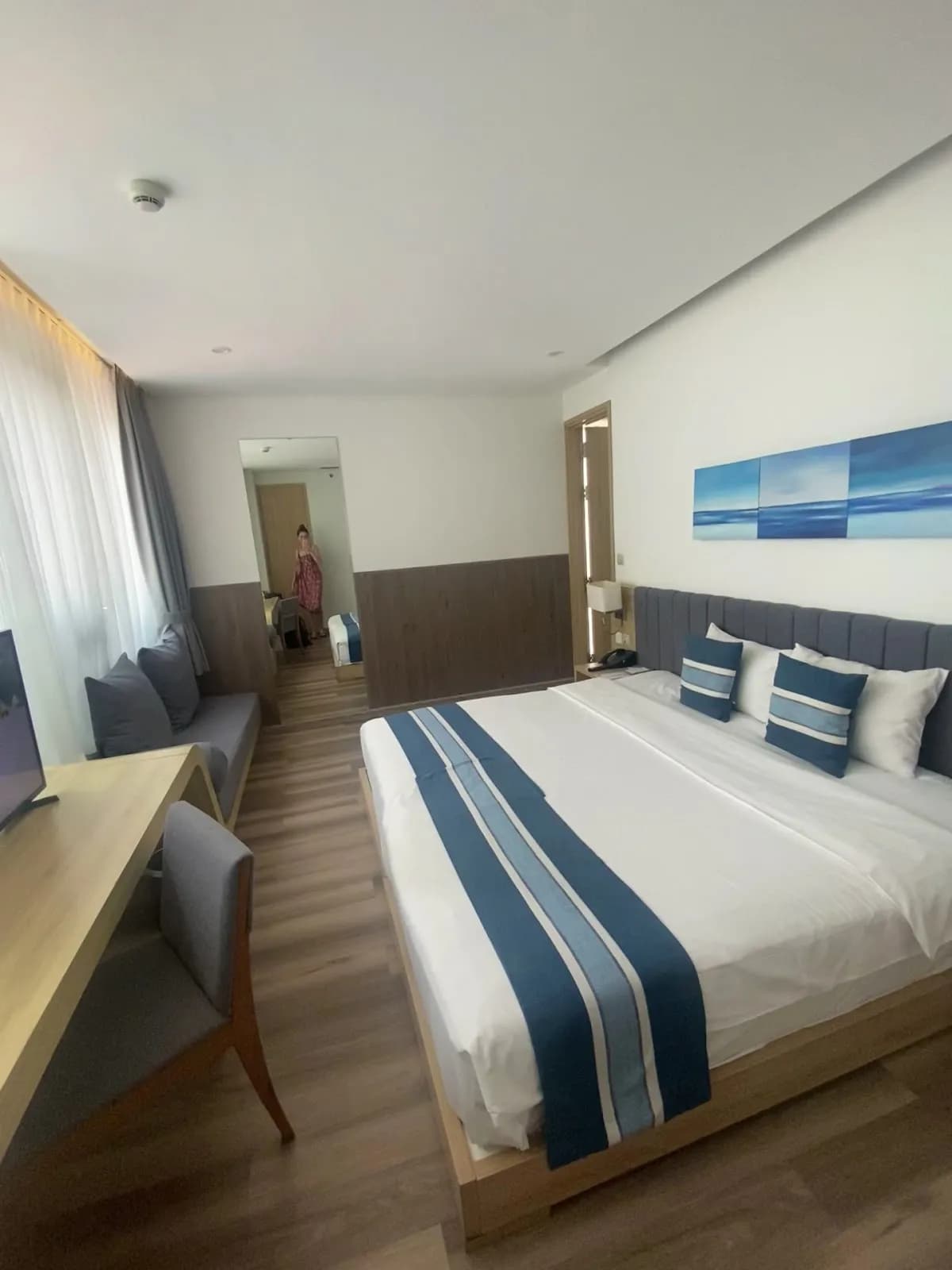 Khách Sạn Parosand 8