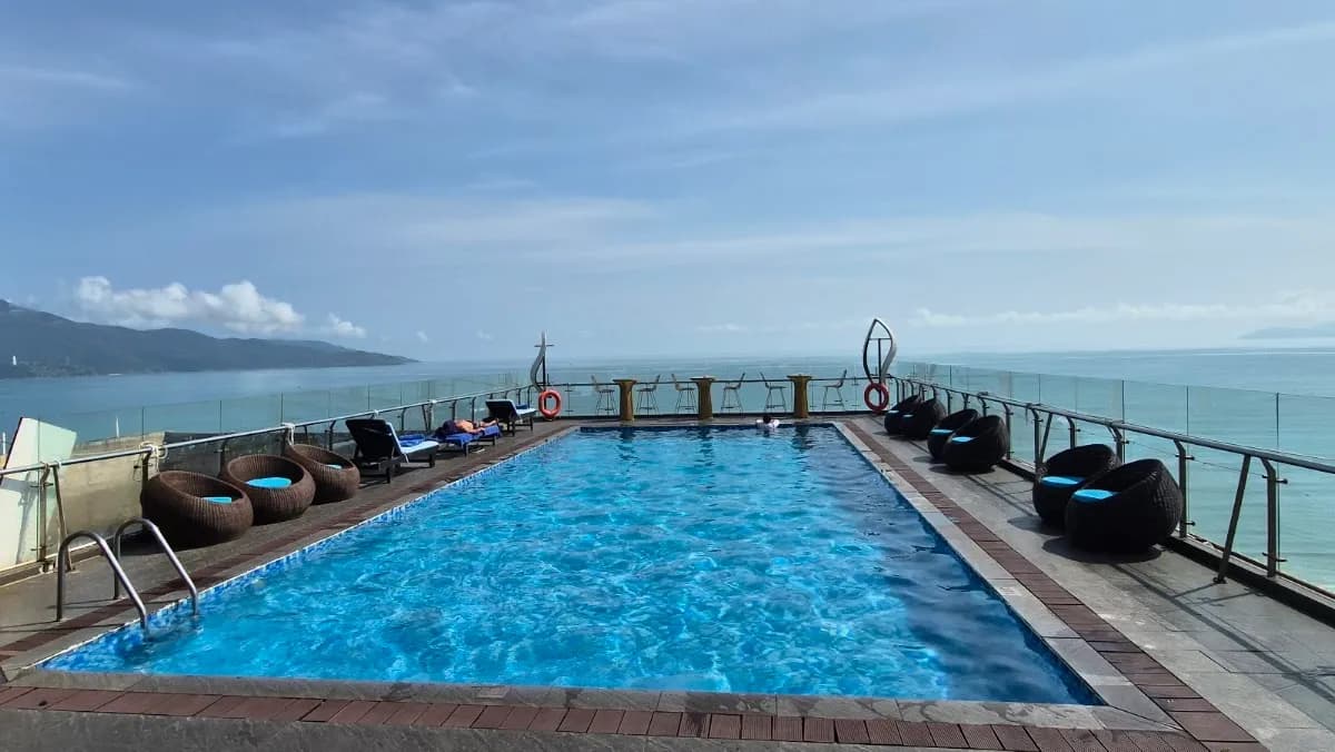 Yarra Ocean Suites Danang 4
