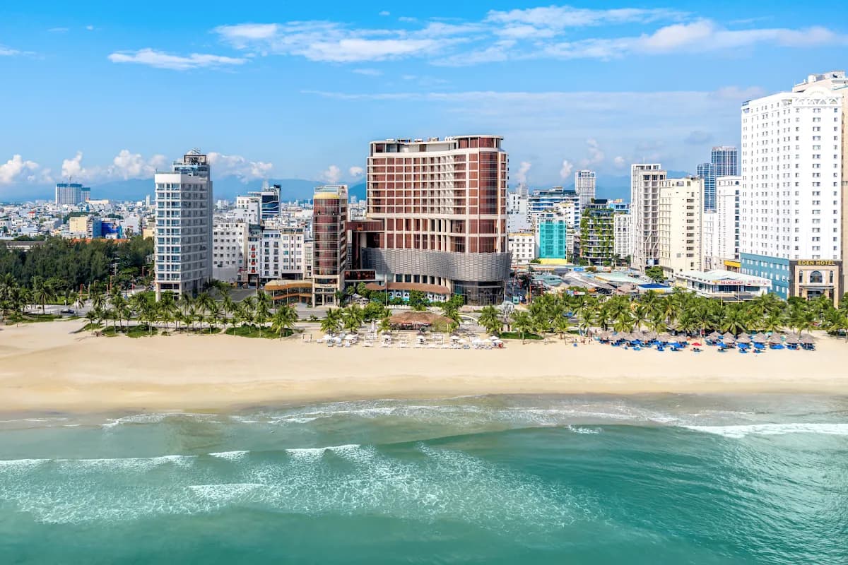 Holiday Beach Hotel Danang